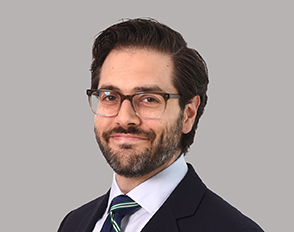 Steven L. Ettinger headshot.